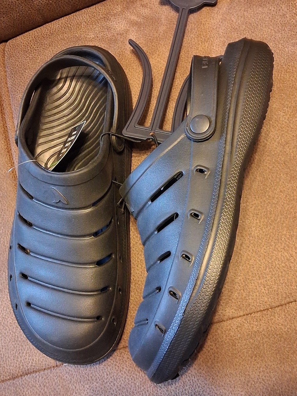 Rugged Shark Men's Black Cushioned Slip-On Water Clog Size 9
